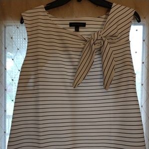Sleeveless Banana Republic women's top
